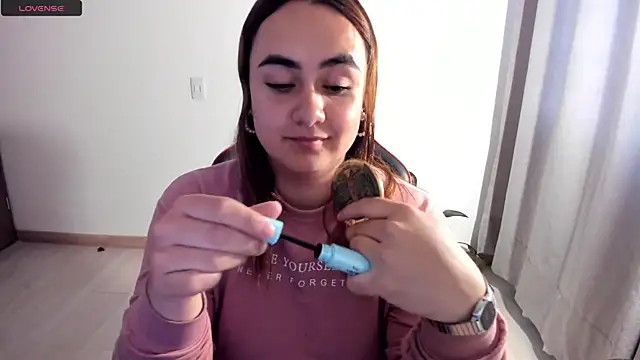 maryluna95 online show from 04/16/26, 08:31