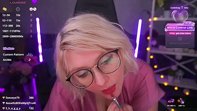 Snapshot of CoolTatis chatting on 02/20/25, 11:32 CoolTatis online show from 02/20/25, 11:32