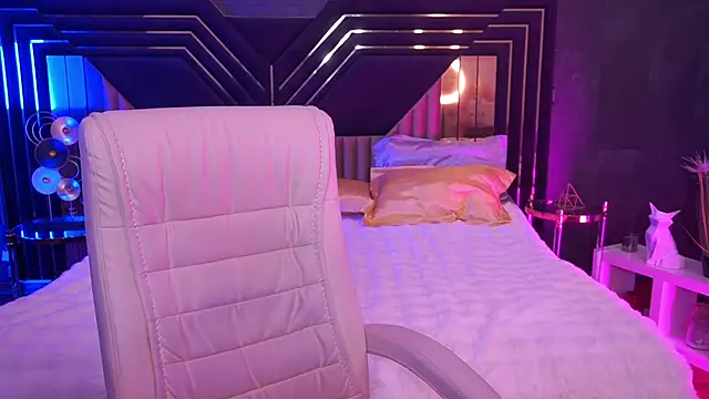 CoolTatis online show from 12/17/25, 07:35