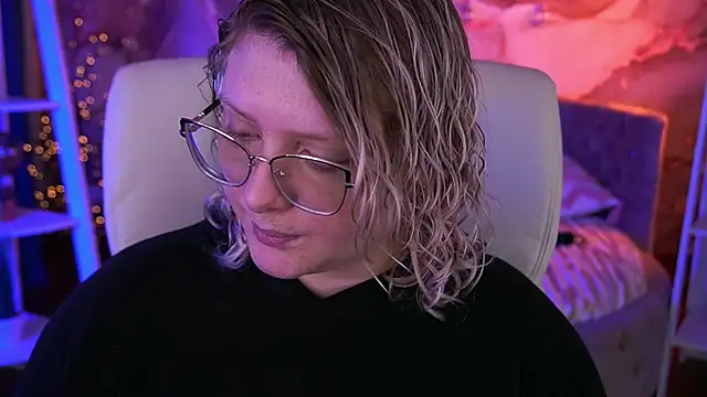 CoolTatis online show from 02/09/26, 02:04