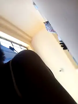 zainabsmile online show from 11/18/25, 09:01