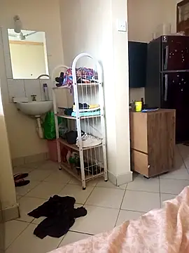 zainabsmile online show from 10/18/25, 12:07