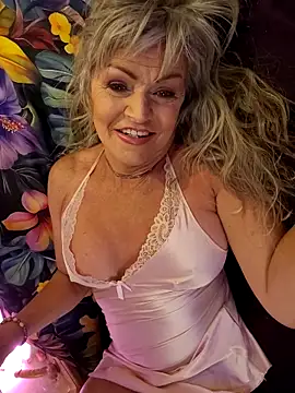 annika lately online show from 04/10/26, 03:24