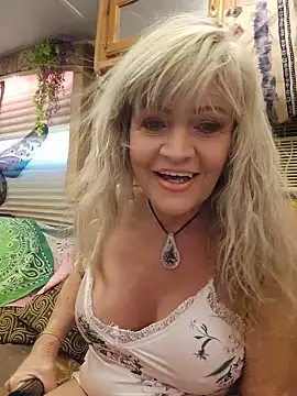 Snapshot of annika_lately chatting on 07/10/26, 05:35 annika lately online show from 07/10/26, 05:35