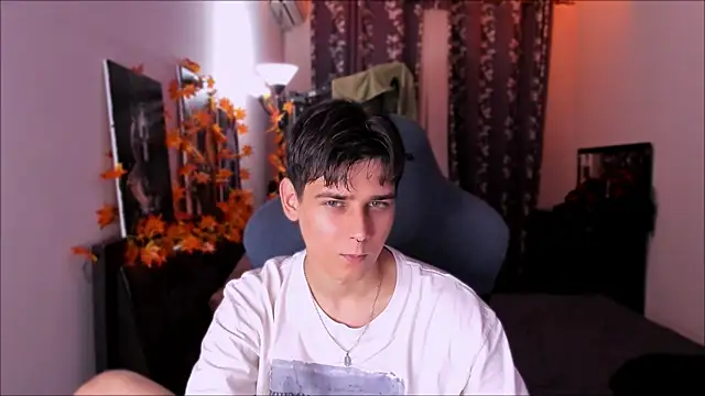 Foxicfu online show from 11/03/25, 01:04