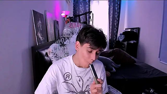 Snapshot of Foxicfu chatting on 03/03/26, 11:28 Foxicfu online show from 03/03/26, 11:28