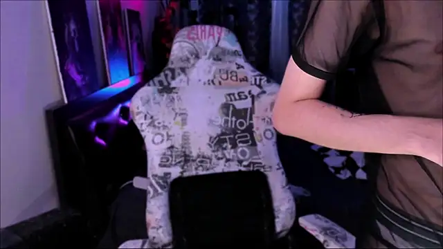 Foxicfu online show from 05/22/26, 01:31