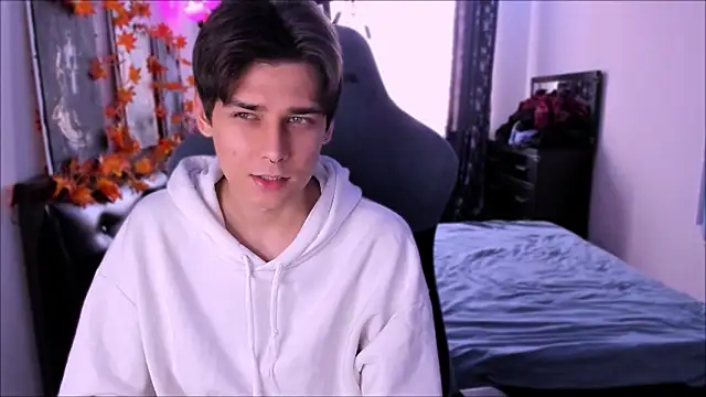 Snapshot of Foxicfu chatting on 12/22/25, 08:58 Foxicfu online show from 12/22/25, 08:58