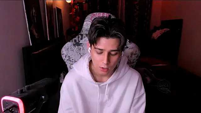 Foxicfu online show from 03/31/26, 02:08