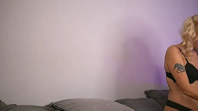 BritneyHudson online show from 10/20/25, 03:41