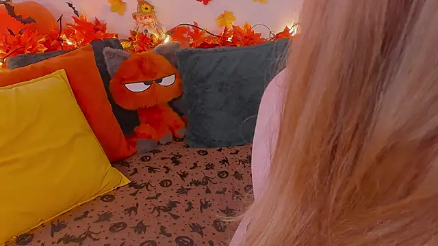 Tori the witch online show from 10/27/25, 06:03