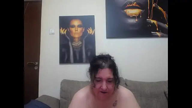 Snapshot of maturekorine chatting on 06/11/26, 12:32 maturekorine online show from 06/11/26, 12:32