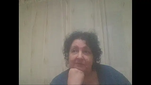Snapshot of maturekorine chatting on 10/13/25, 03:46 maturekorine online show from 10/13/25, 03:46