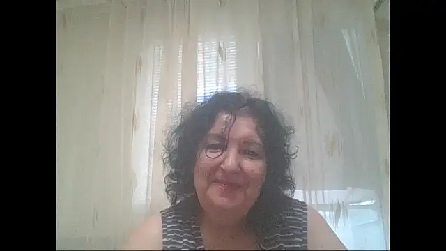 Snapshot of maturekorine chatting on 06/18/26, 04:01 maturekorine online show from 06/18/26, 04:01