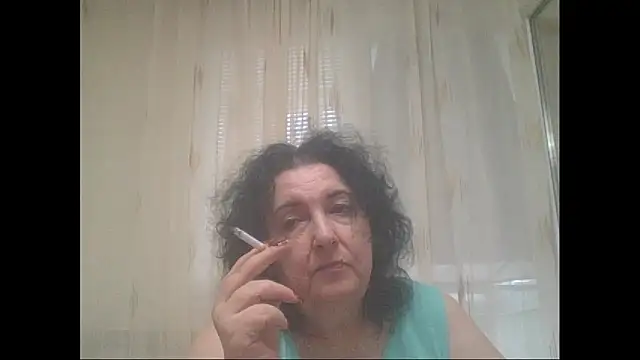 Snapshot of maturekorine chatting on 06/12/26, 02:04 maturekorine online show from 06/12/26, 02:04