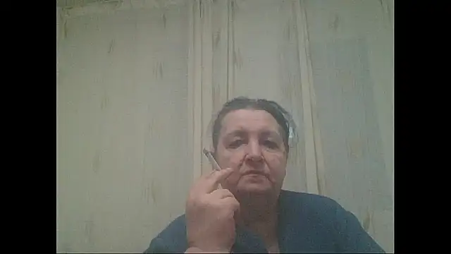 Snapshot of maturekorine chatting on 12/27/24, 07:03 maturekorine online show from 12/27/24, 07:03