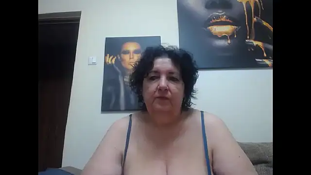 Snapshot of maturekorine chatting on 09/15/25, 09:15 maturekorine online show from 09/15/25, 09:15