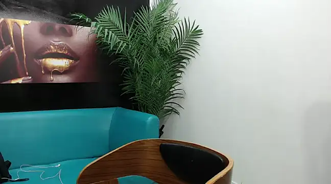 boylittle19cm online show from 03/22/25, 12:25