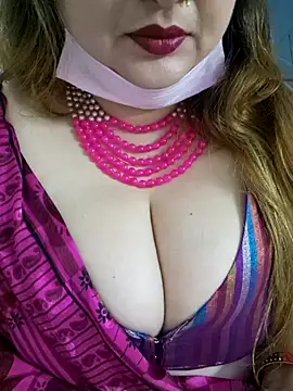 Snapshot of Rupaleesexy chatting on 06/20/26, 06:24 Rupaleesexy online show from 06/20/26, 06:24