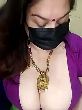 Snapshot of Rupaleesexy chatting on 02/20/25, 10:05 Rupaleesexy online show from 02/20/25, 10:05
