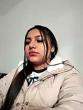 Snapshot of Alix_sweet22 chatting on 12/13/24, 04:05 Alix sweet22 online show from 12/13/24, 04:05