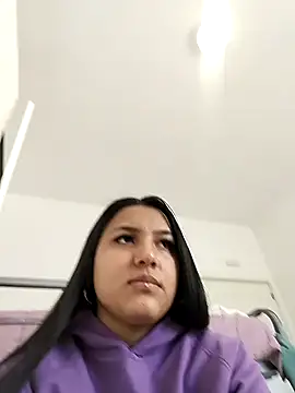 Snapshot of Alix_sweet22 chatting on 12/29/24, 02:52 Alix sweet22 online show from 12/29/24, 02:52