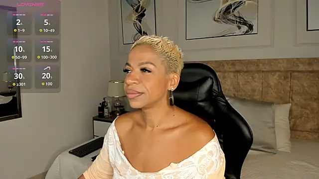 summer night  online show from 12/18/25, 11:47