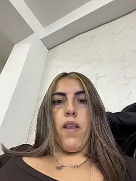 Snapshot of IsisLoveyes_ chatting on 01/05/26, 06:22 IsisLoveyes online show from 01/05/26, 06:22