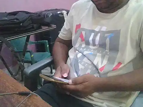 Snapshot of ITGuyhyd chatting on 04/13/26, 03:10 ITGuyhyd online show from 04/13/26, 03:10