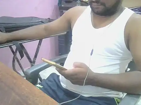 Snapshot of ITGuyhyd chatting on 03/29/26, 12:40 ITGuyhyd online show from 03/29/26, 12:40