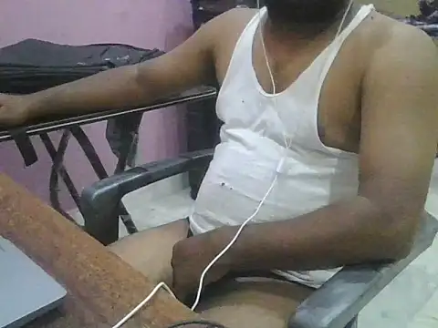 Snapshot of ITGuyhyd chatting on 03/27/26, 06:09 ITGuyhyd online show from 03/27/26, 06:09