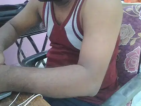 Snapshot of ITGuyhyd chatting on 11/04/25, 08:18 ITGuyhyd online show from 11/04/25, 08:18