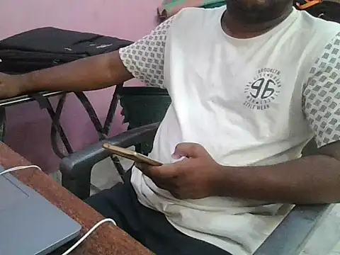 Snapshot of ITGuyhyd chatting on 03/08/26, 06:17 ITGuyhyd online show from 03/08/26, 06:17