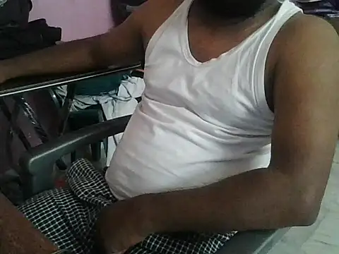 Snapshot of ITGuyhyd chatting on 04/03/26, 06:20 ITGuyhyd online show from 04/03/26, 06:20