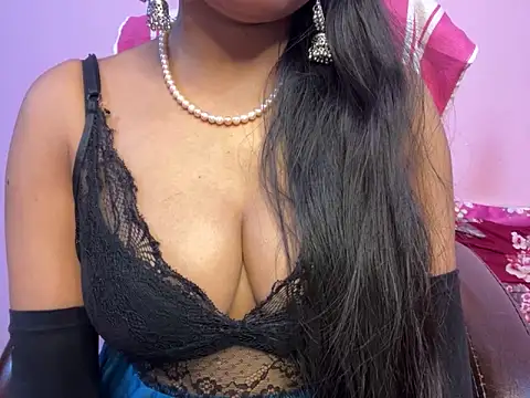 Snapshot of roshni-5 chatting on 02/06/25, 05:40 roshni-5 online show from 02/06/25, 05:40