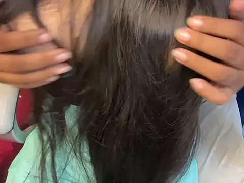 Snapshot of roshni-5 chatting on 09/21/25, 06:57 roshni-5 online show from 09/21/25, 06:57