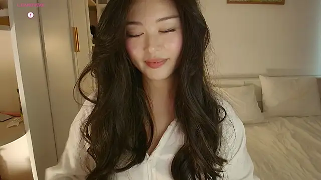 tenderlybaee online show from 10/17/25, 04:16