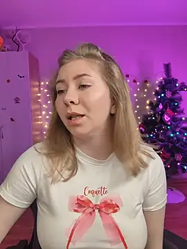 Snapshot of D0nna_ chatting on 01/15/26, 08:18 D0nna online show from 01/15/26, 08:18