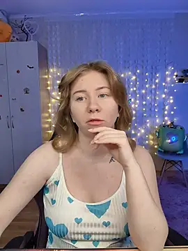 Snapshot of D0nna_ chatting on 02/23/26, 04:51 D0nna online show from 02/23/26, 04:51