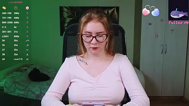 D0nna  online show from 09/13/25, 09:26