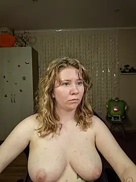 Snapshot of D0nna_ chatting on 03/13/26, 11:10 D0nna online show from 03/13/26, 11:10