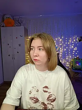 Snapshot of D0nna_ chatting on 02/27/26, 06:30 D0nna online show from 02/27/26, 06:30