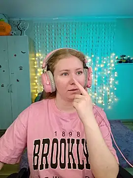 D0nna  online show from 05/01/26, 04:56