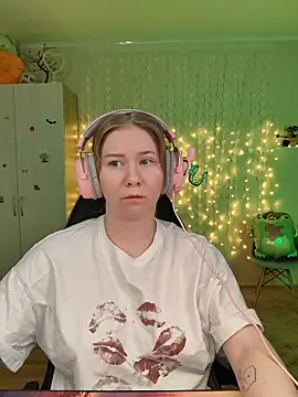 Snapshot of D0nna_ chatting on 02/11/26, 07:14 D0nna online show from 02/11/26, 07:14