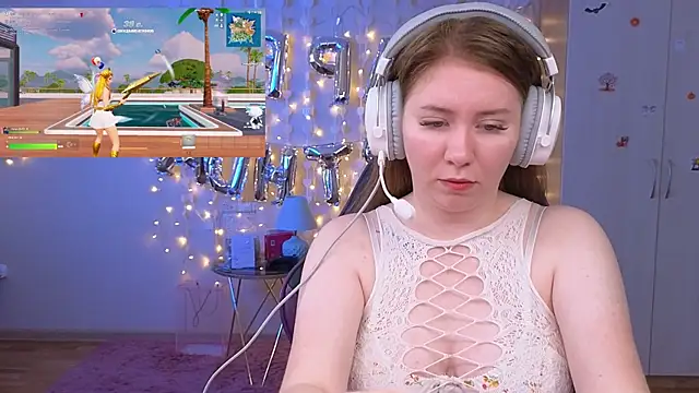 D0nna  online show from 07/14/26, 10:54