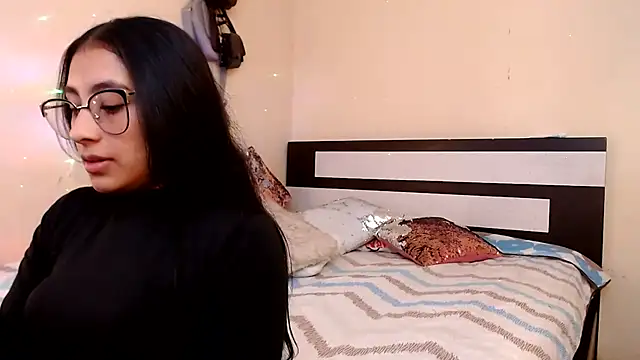 chika hellar online show from 06/18/26, 07:52