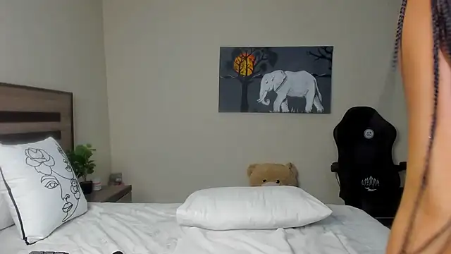 Renee-18 online show from 03/07/25, 09:59