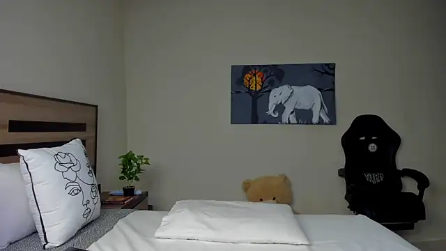 Renee-18 online show from 02/08/26, 04:10