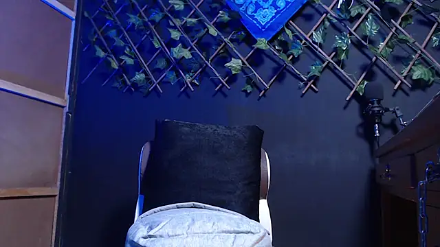 Snapshot of Dicaprioo_ chatting on 11/26/25, 05:51 Dicaprioo online show from 11/26/25, 05:51