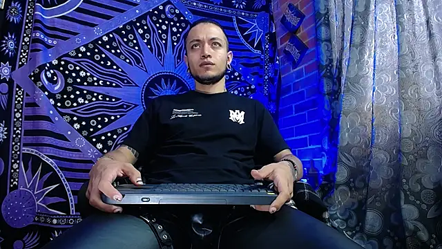 Dicaprioo  online show from 10/03/25, 06:53